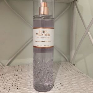 Bath & Body Works Pure Wonder.